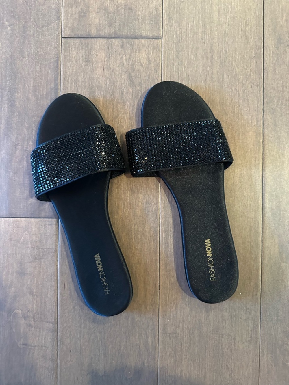 Fashion Nova Flat Sparkle Sandals (size 9)